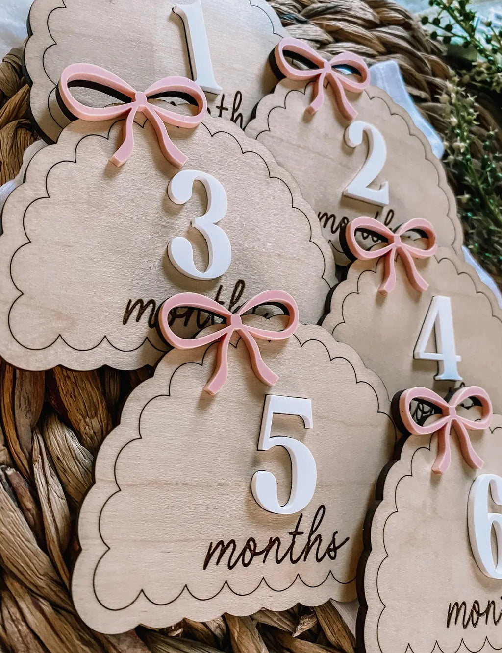 Wooden Monthly Milestone Set -
Dainty Bows
